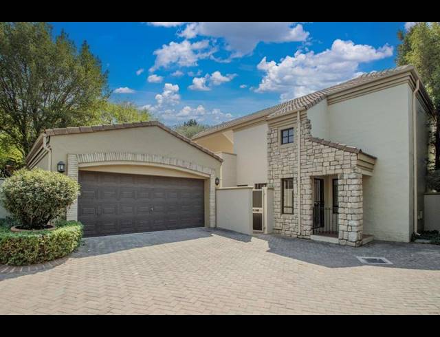 3 BEDROOM TOWNHOUSE FOR SALE IN LONEHILL